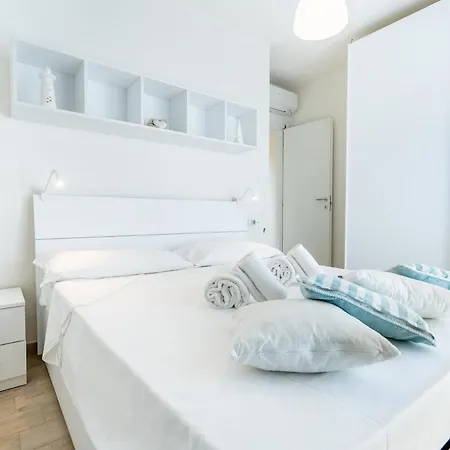 The Shell House - 2 Steps From The Sea * ايزولا روسا
