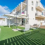 The Shell House - 2 Steps From The Sea بيت للعطل *